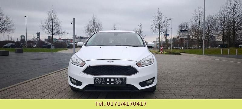 Gebraucht Ford Focus Business Edition 95 PS (69 kW) 2016 Weiß Limousine