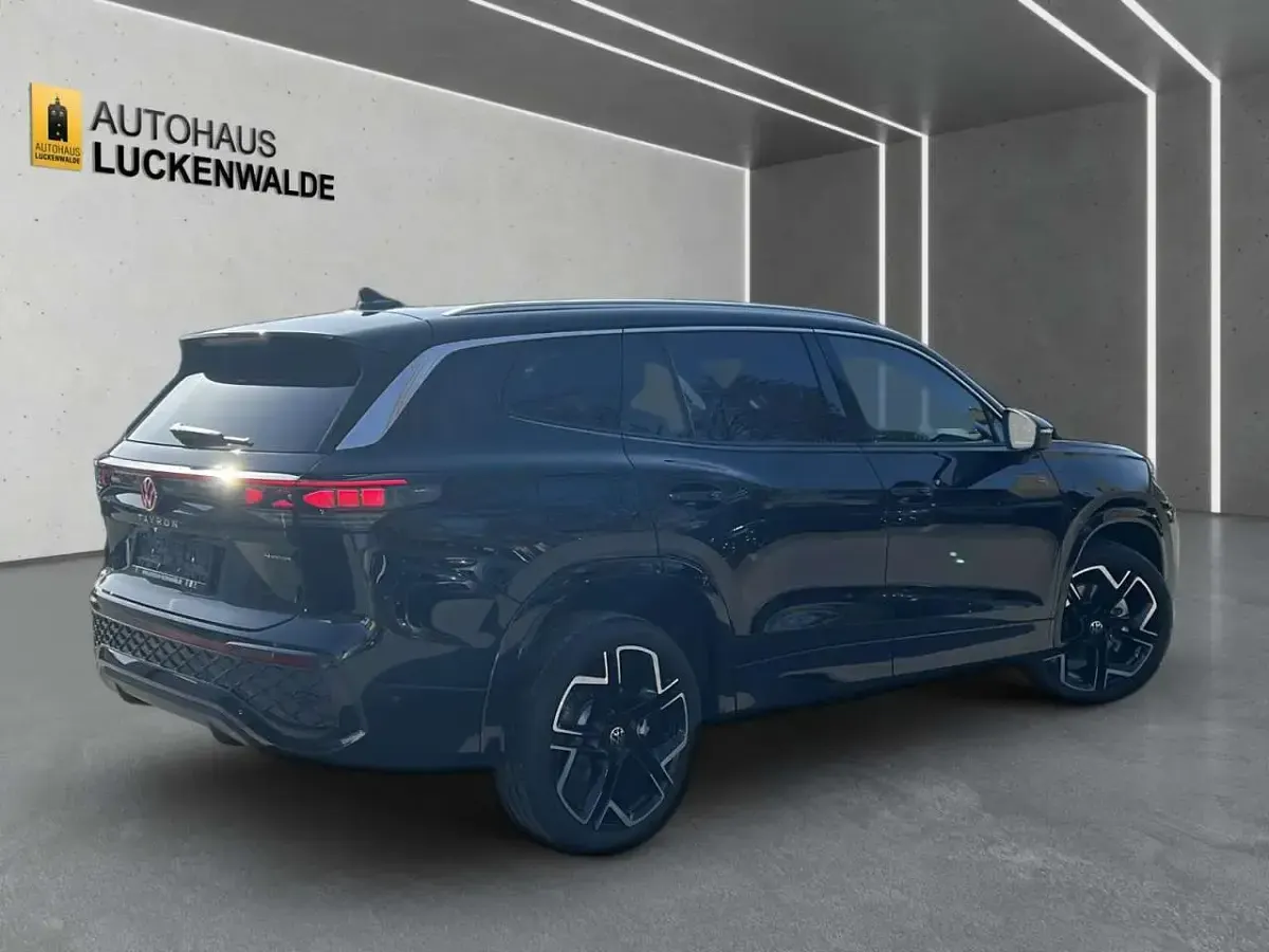 Gebraucht VW Tayron R-line 193 PS (141 kW) 2026 Grenadillschwarz metallic SUV