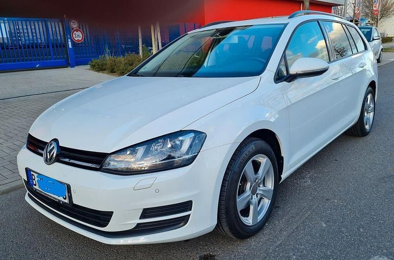 Weiß Gebraucht 2014 VW Golf VII Kombi | 13.650 € (Fairer Preis) - Bild 1/4
