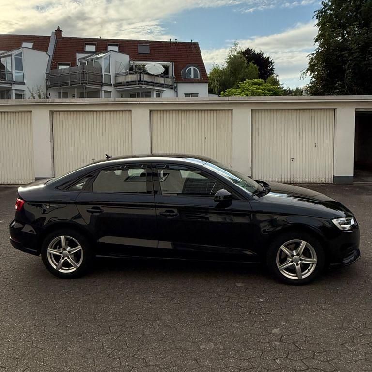 Gebraucht Audi A3 Advanced 110 PS (80 kW) 2017 Schwarz Limousine