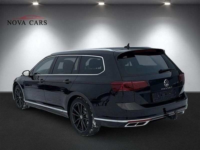 Gebraucht VW Passat R-line 200 PS (147 kW) 2022 Schwarz Limousine