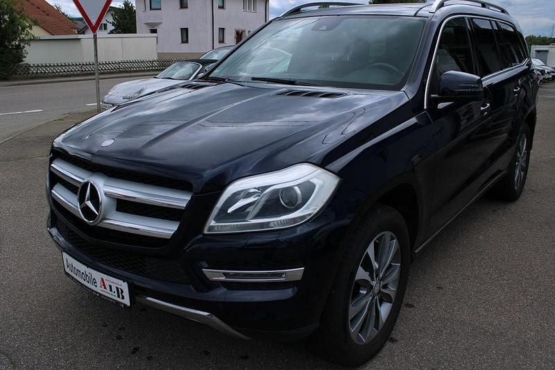 Blau Gebraucht 2015 Mercedes GL400 SUV | 38.950 € - Bild 1/4