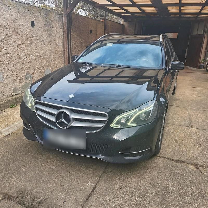 Gebraucht Mercedes E200 136 PS (100 kW) 2014 Schwarz Kombi