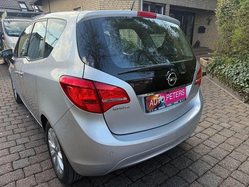 Gebraucht Opel Meriva Active 120 PS (88 kW) 2013 Silber Van / Kleinbus