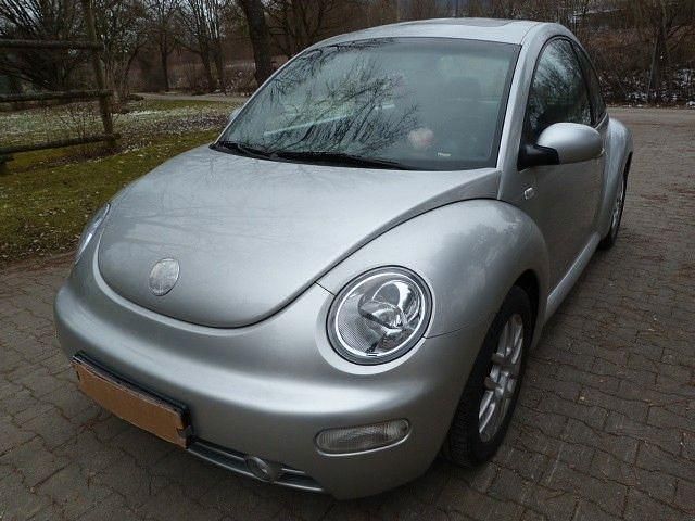 Second-hand VW Beetle 102 CP (75 kW) 2001 Roșu Hatchback