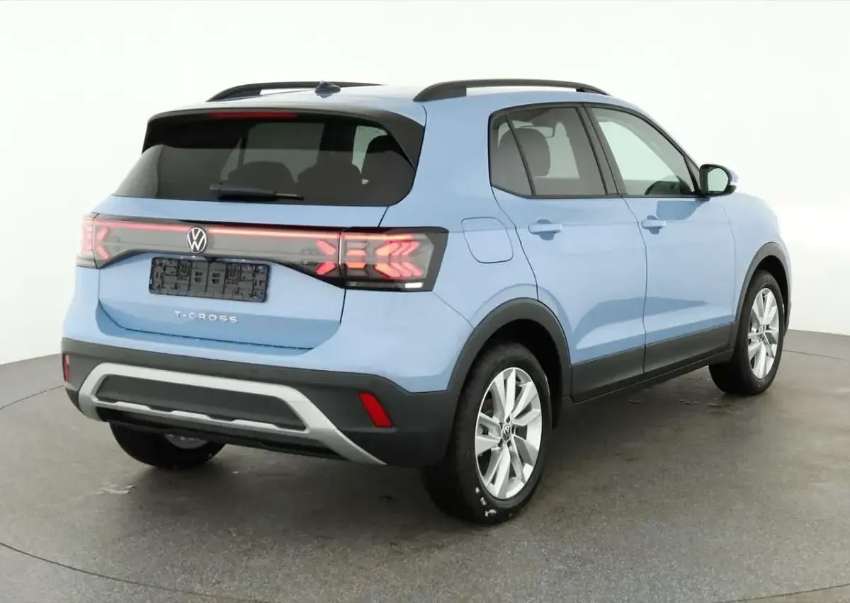 Neu VW T-Cross Life 116 PS (85 kW) 2025 Clear blue metallic SUV