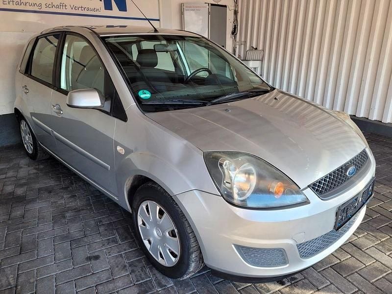 Gebraucht Ford Fiesta Style 69 PS (50 kW) 2008 Silber Kleinwagen