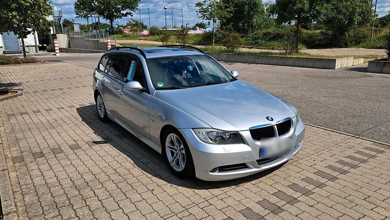 Silber Gebraucht 2008 BMW 320 Kombi | 4.000 € (Guter Preis) - Bild 1/4