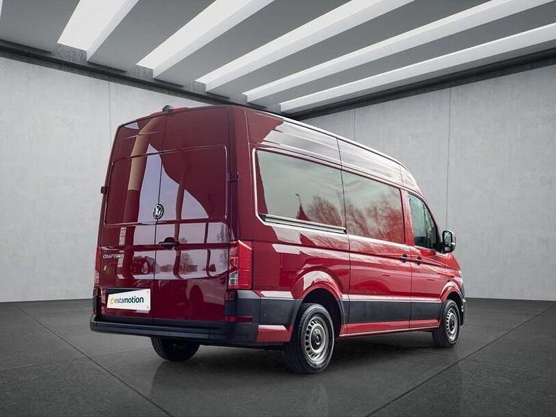 Gebraucht VW Crafter 140 PS (102 kW) 2022 Rot Van