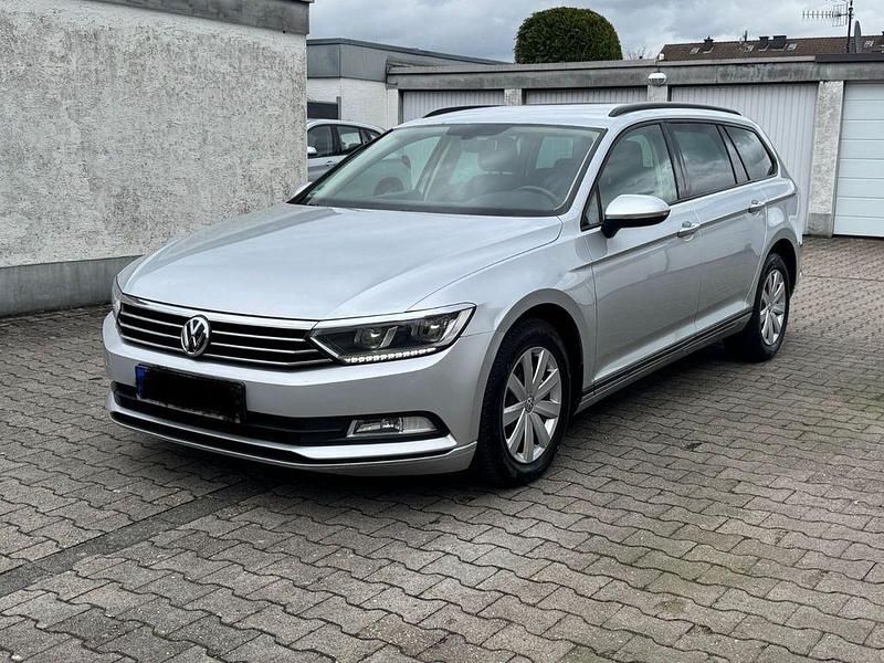 Gebraucht VW Passat Highline 150 PS (110 kW) 2015 Silber Kombi