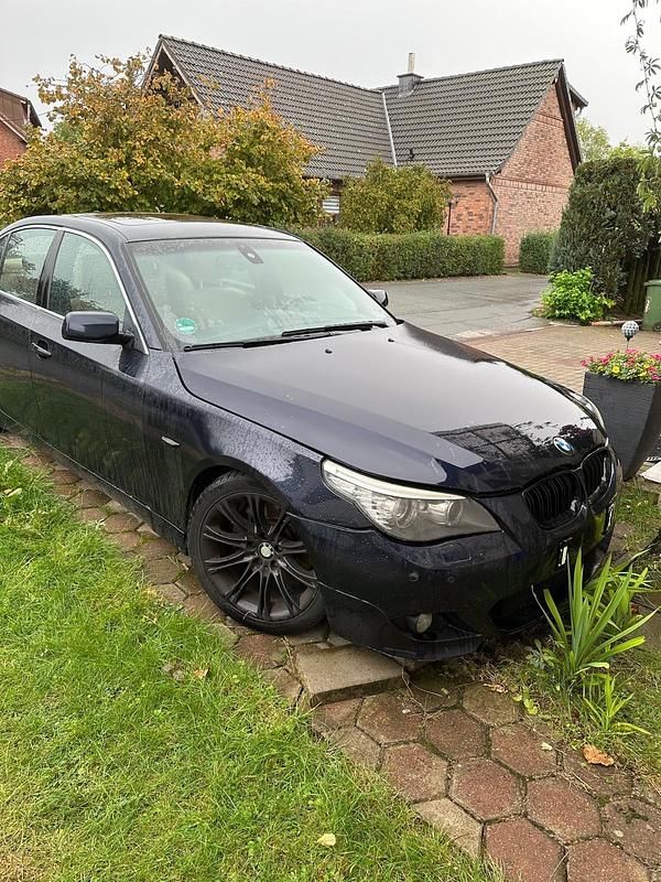 Blau Gebraucht 2007 BMW 525 Limousine | 5.500 € - Bild 1/4