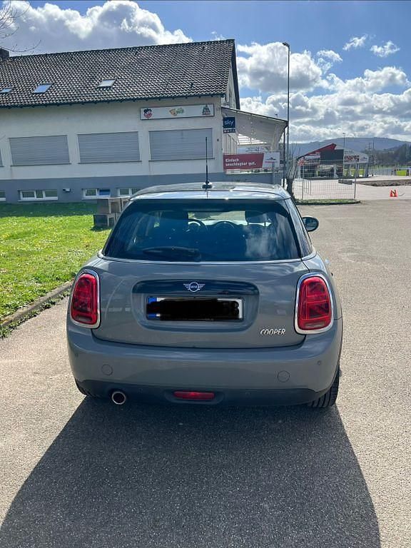 Gebraucht Mini Cooper 136 PS (100 kW) 2019 Schwarz Kleinwagen