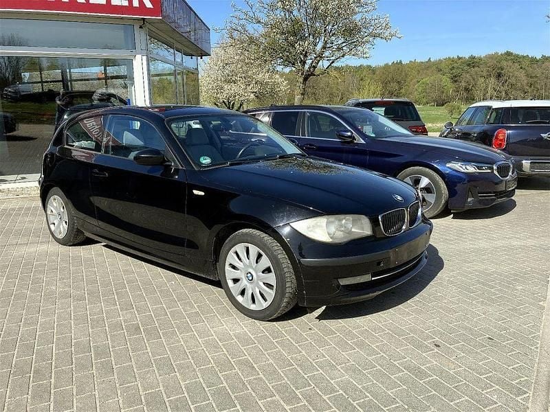 Second-hand BMW 116 122 CP (89 kW) 2007 Negru Hatchback