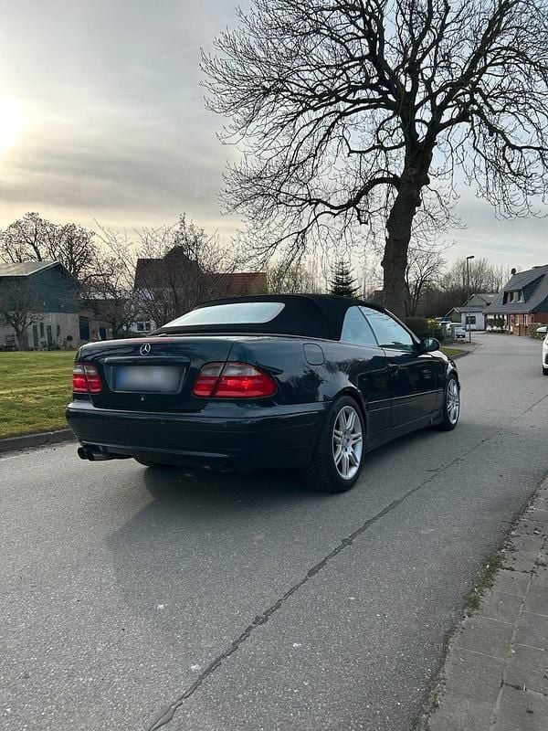 Gebraucht Mercedes CLK320 218 PS (160 kW) 2000 Blau Cabrio