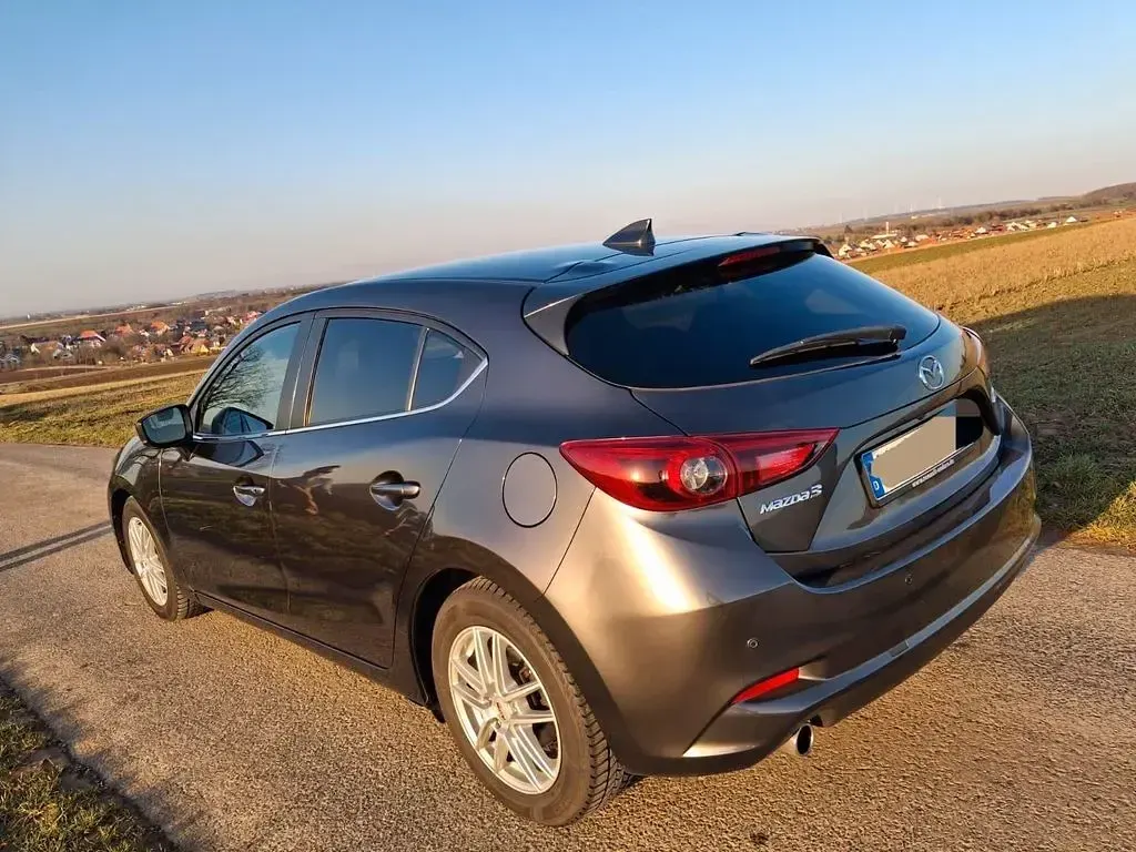 Gebraucht Mazda 3 Exclusive-Line 120 PS (88 kW) 2017 Grau Limousine