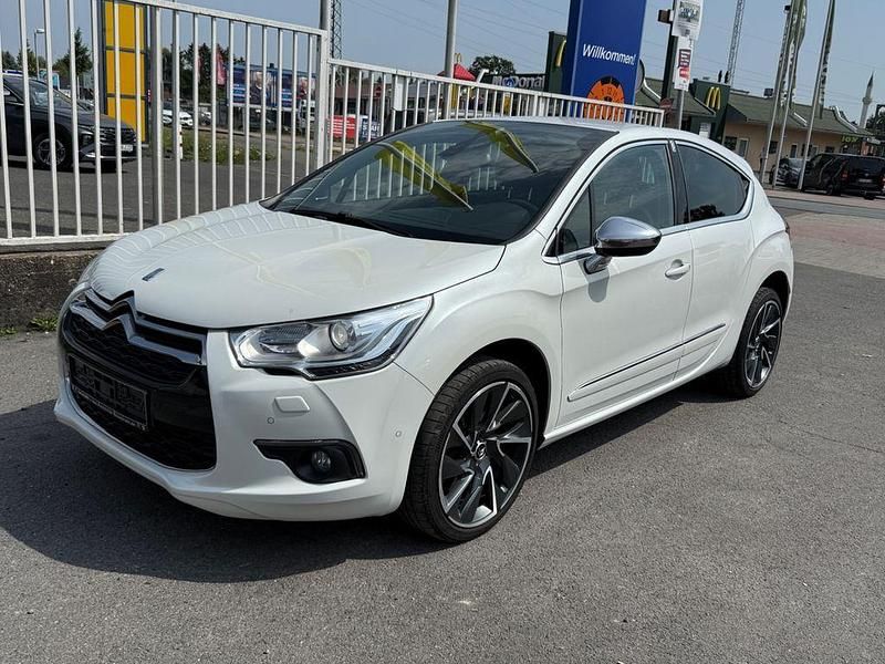 Weiß Gebraucht 2013 Citroën DS4 Kleinwagen | 4.900 € (Fairer Preis) - Bild 1/4