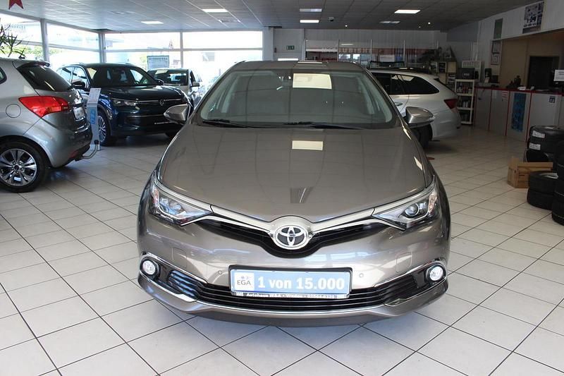 Gebraucht Toyota Auris Executive 116 PS (85 kW) 2017 Grau metallic