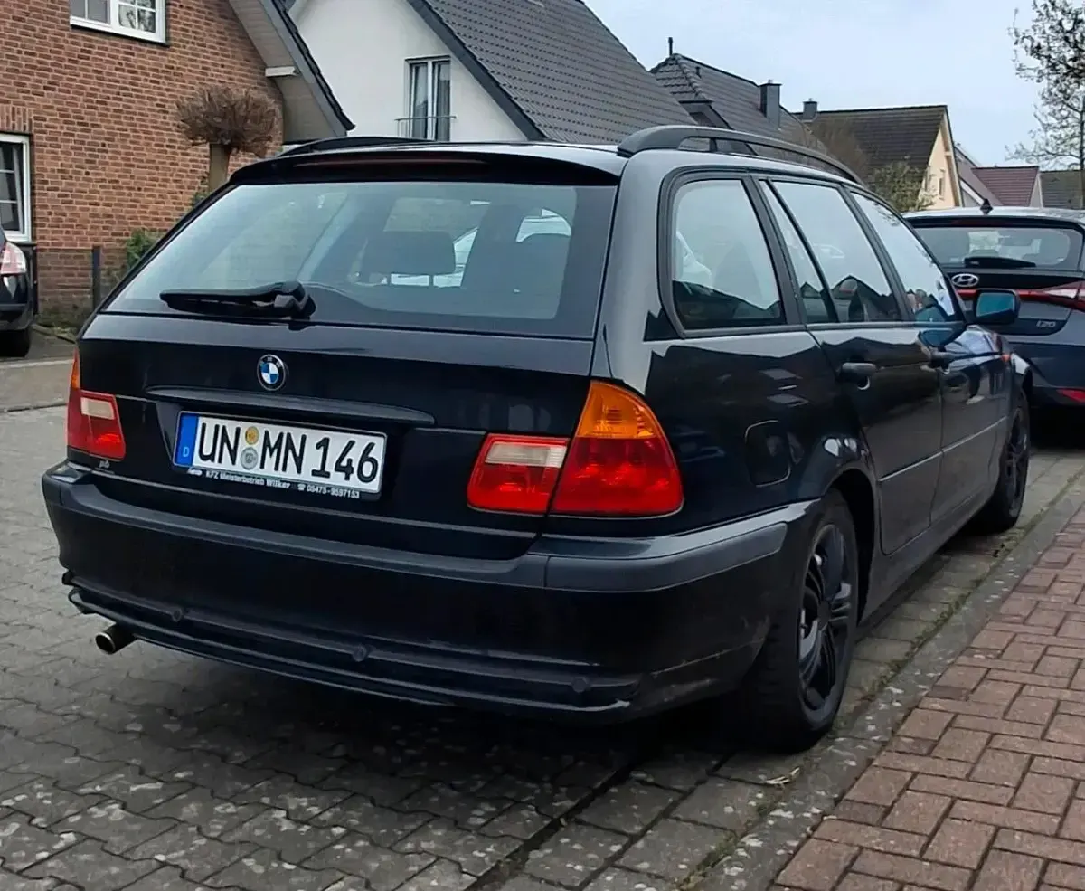 Gebraucht BMW 318 143 PS (105 kW) 2004 Schwarz Kombi