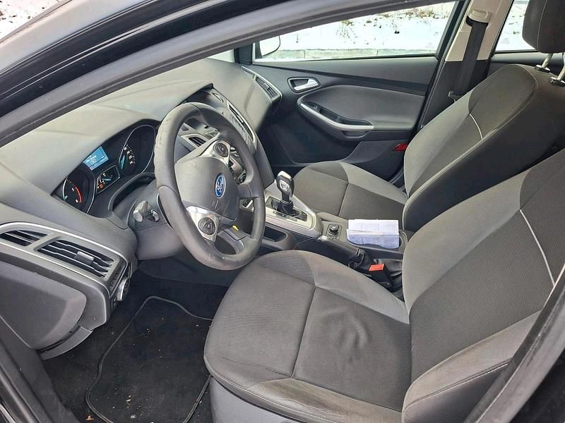 Gebraucht Ford Focus 140 PS (102 kW) 2012 Schwarz Limousine