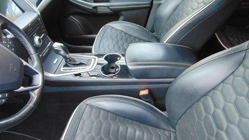 Gebraucht Ford S-MAX Vignale 209 PS (153 kW) 2017 Schwarz Van / Kleinbus