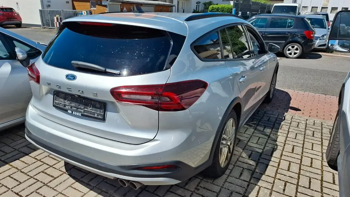 Gebraucht Ford Focus Active X 116 PS (85 kW) 2023 Silber Kombi