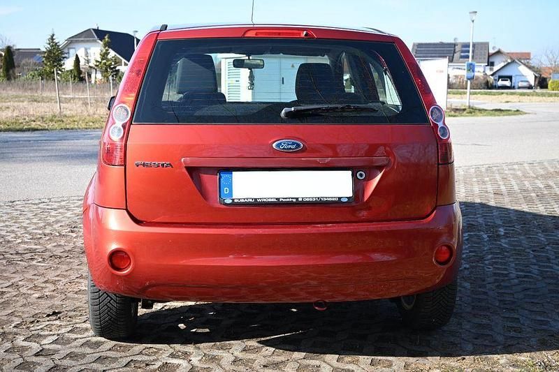Gebraucht Ford Fiesta Style 69 PS (50 kW) 2007 Orange Kleinwagen