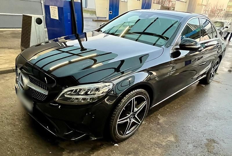 Gebraucht Mercedes C180 Avantgarde 2019 Schwarz Limousine