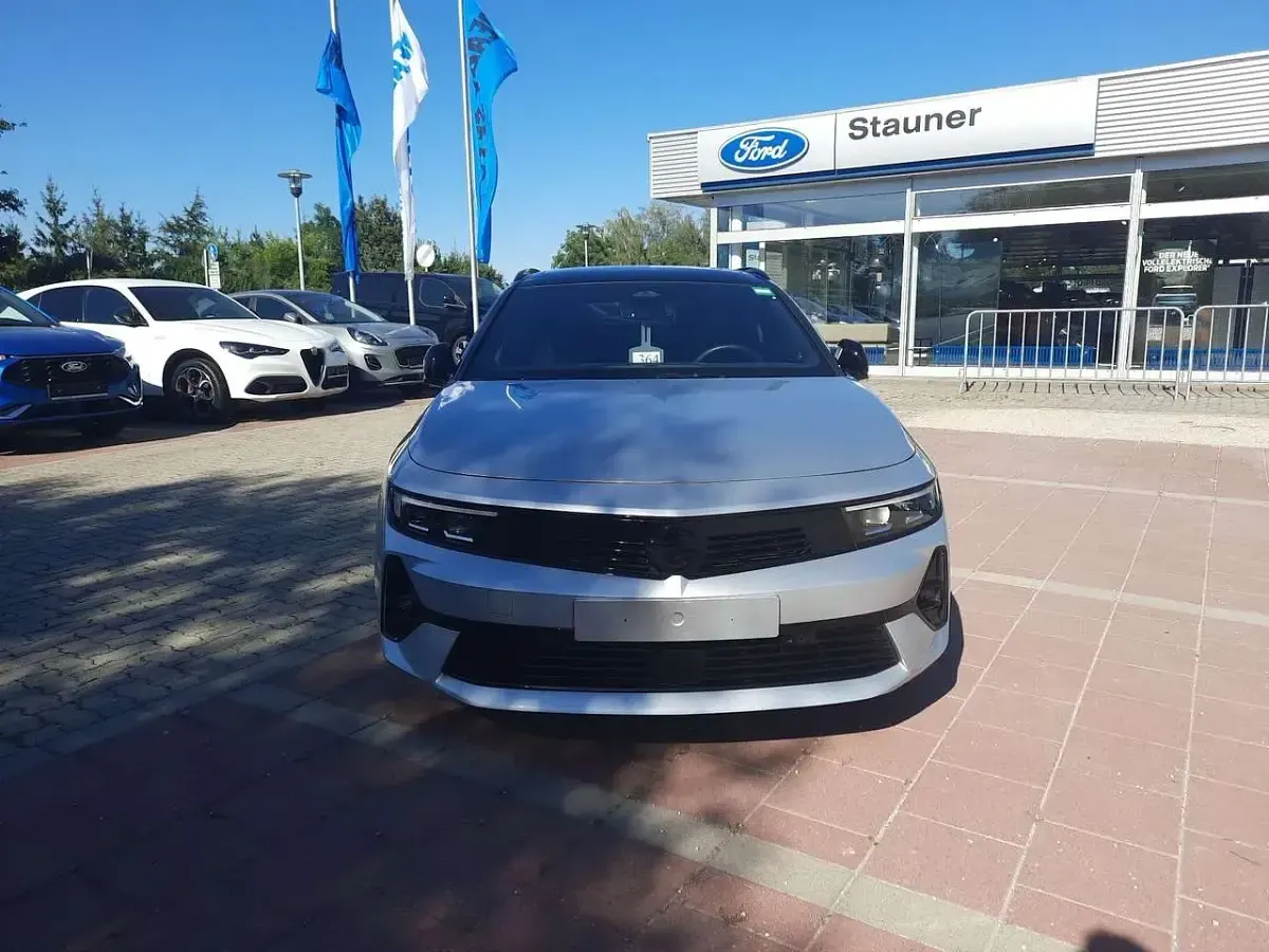 Gebraucht Opel Astra 131 PS (96 kW) 2025 Silber Kleinwagen
