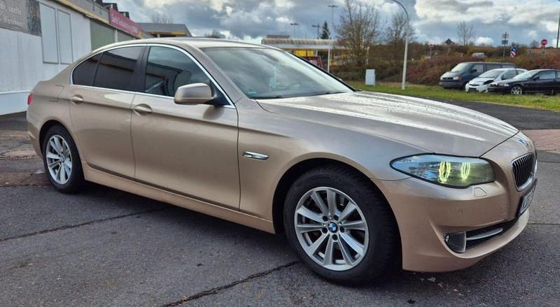 Gebraucht BMW 523 204 PS (150 kW) 2011 Gold Limousine