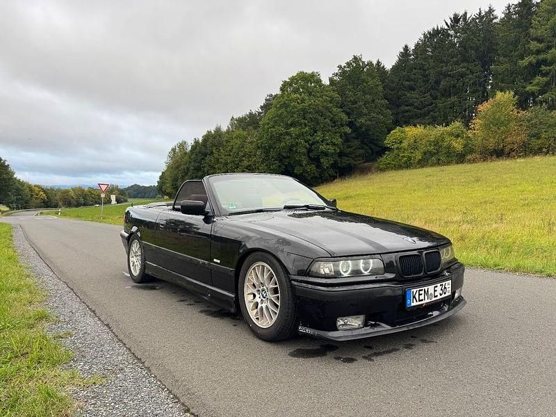 Weiß Gebraucht 1997 BMW 318 Cabriolet Performance Cabrio | 5.400 € (Fairer Preis) - Bild 1/4