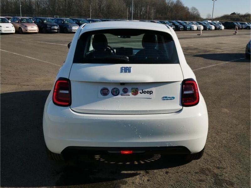 Gebraucht Fiat 500e Icon 87 kW (119 PS) 2022 Weiss Limousine