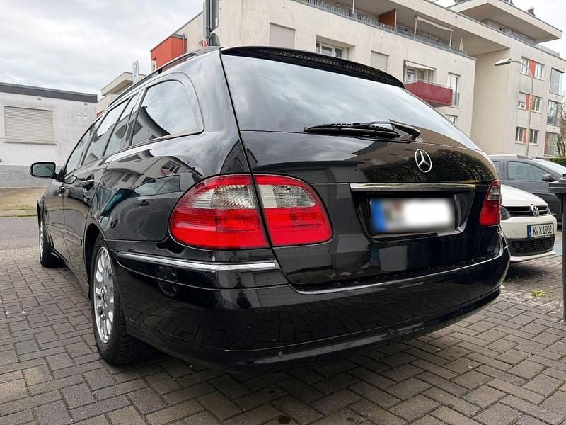 Gebraucht Mercedes E200 Avantgarde 184 PS (135 kW) 2006 Schwarz Kombi
