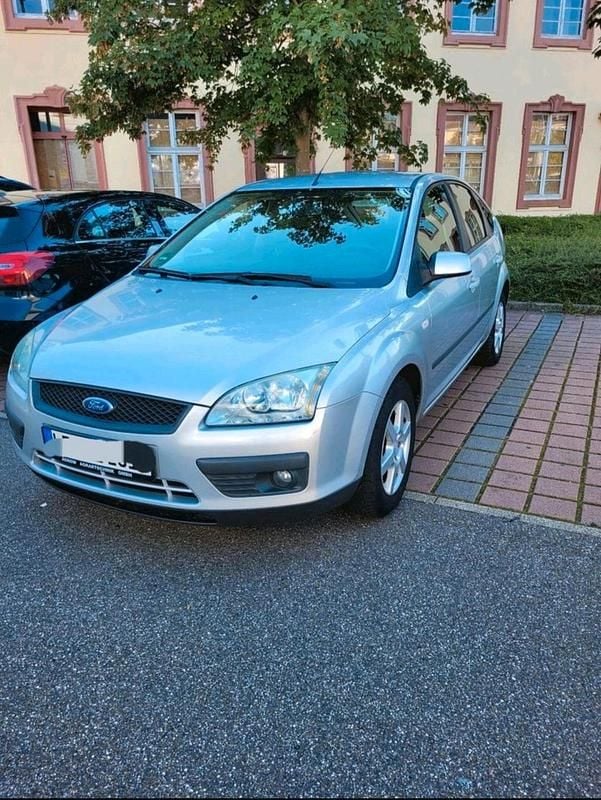 Gebraucht Ford Focus 101 PS (74 kW) 2006 Silber Kleinwagen