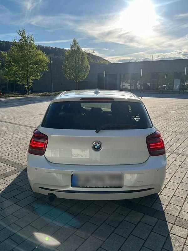 Gebraucht BMW 118 Coupé Sport Line 143 PS (105 kW) 2013 Weiß Coupé