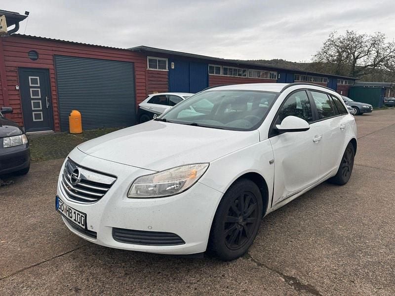 Weiß Gebraucht 2012 Opel Insignia Kombi | 1.999 € (Superpreis) - Bild 1/4