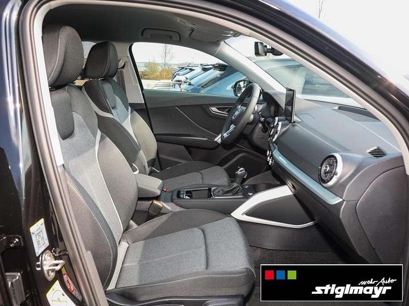 Neu Audi Q2 Advanced Plus 150 PS (110 kW) 2026 Mythosschwarz metallic SUV