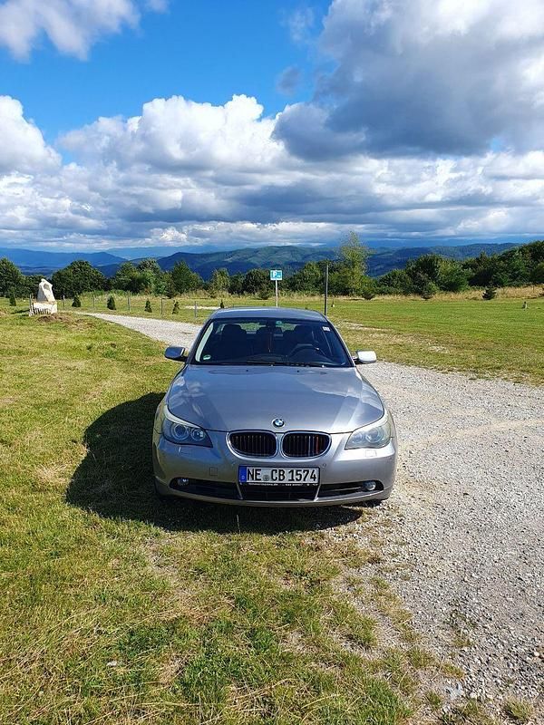 Grau Gebraucht 2004 BMW 525 Limousine | 6.899 € (Etwas zu teuer) - Bild 1/4