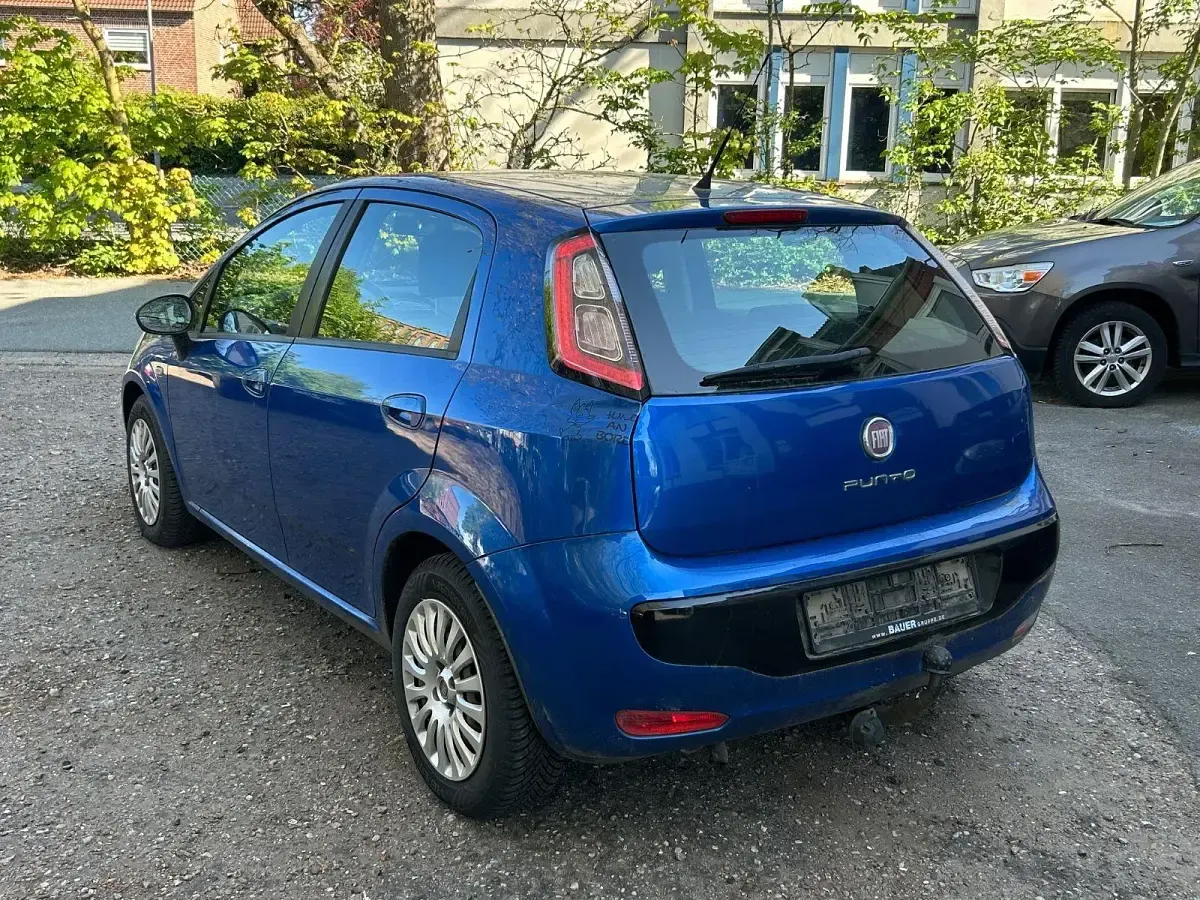 Gebraucht Fiat Punto 69 PS (50 kW) 2011 Blau Kleinwagen