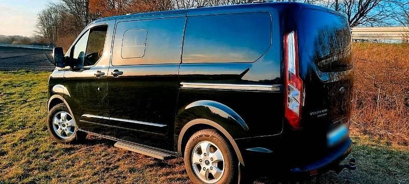 Gebraucht Ford Tourneo 170 PS (125 kW) 2018 Schwarz Van / Kleinbus