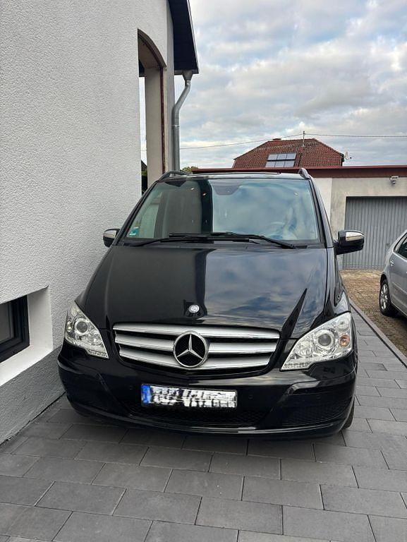 Schwarz Gebraucht 2011 Mercedes Viano Edition Van / Kleinbus | 14.700 € (Superpreis) - Bild 1/4