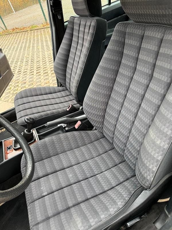 Gebraucht Mercedes 190 109 PS (80 kW) 1988 Grau Limousine