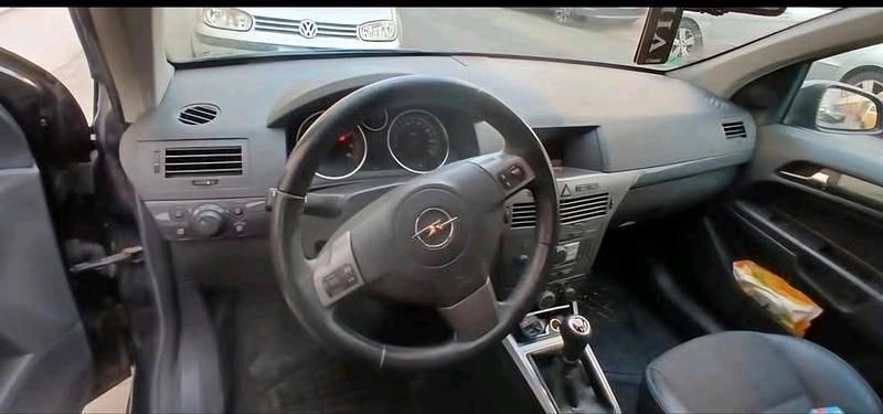 Usata Opel Astra 2005 Nero Station wagon