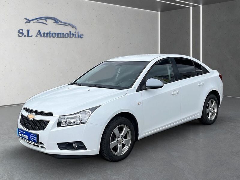 Gebraucht Chevrolet Cruze LT 124 PS (91 kW) 2012 Weiß Limousine