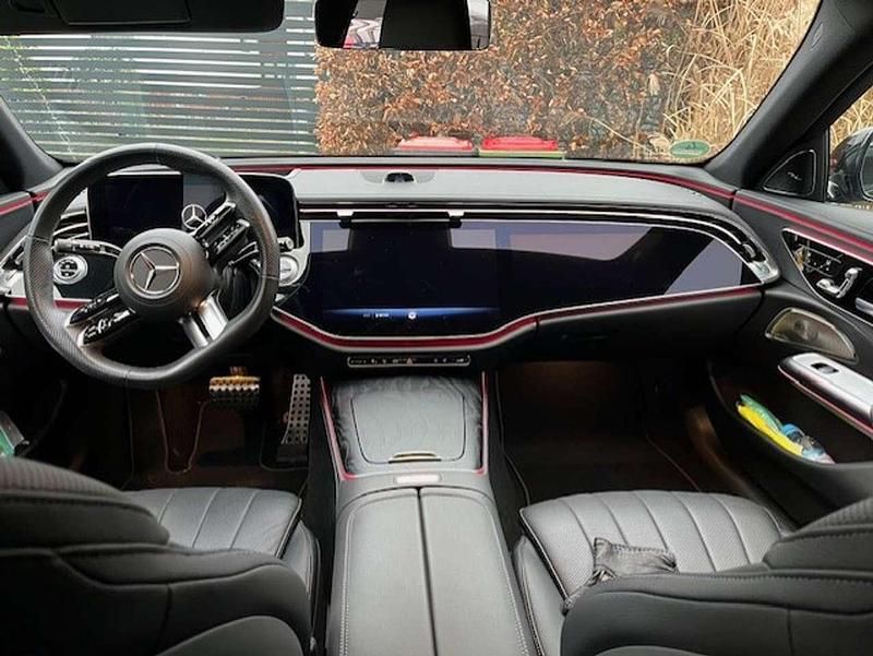 Gebraucht Mercedes E220 AMG 197 PS (144 kW) 2023 Grau Kombi