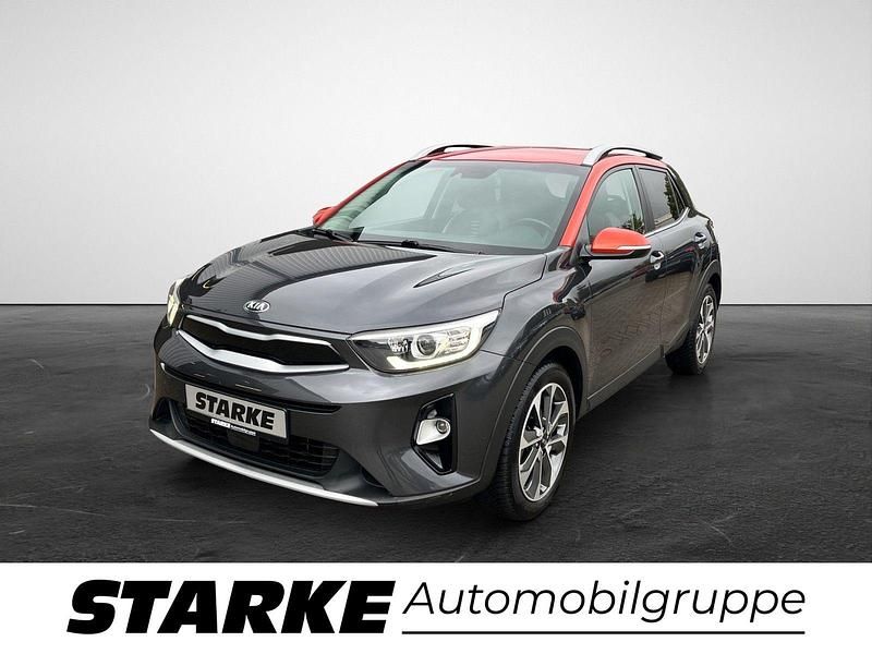 Grau Gebraucht 2018 Kia Stonic SUV | 13.279 € (Fairer Preis) - Bild 1/4