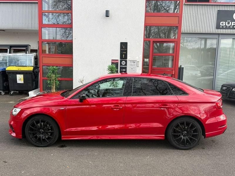Gebraucht Audi A3 S-Line 190 PS (139 kW) 2019 Rot Limousine