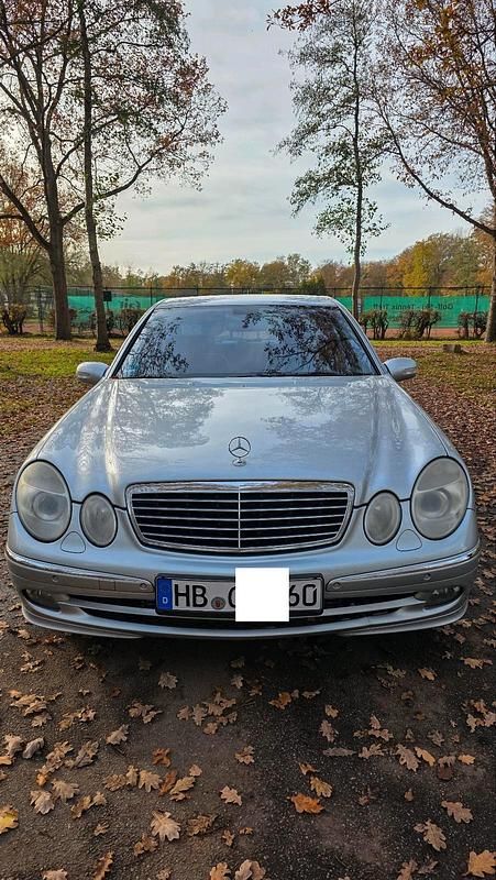 Grau Gebraucht 2005 Mercedes E280 Avantgarde Limousine | 4.800 € (Fairer Preis) - Bild 1/4