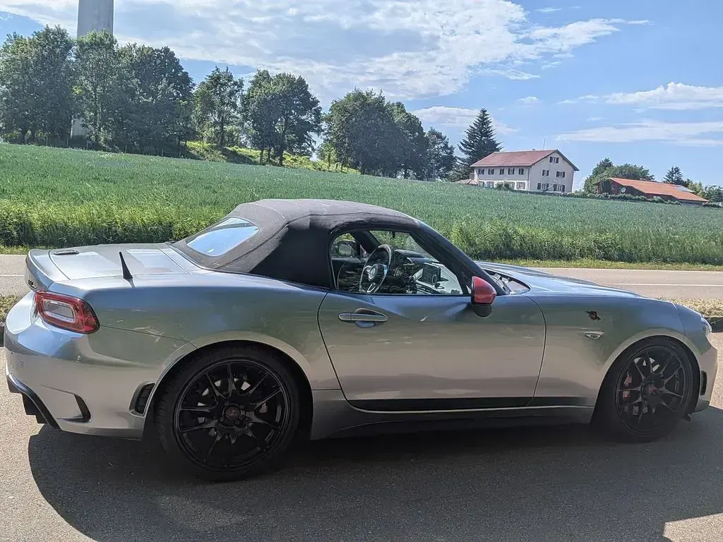 Gebraucht Abarth 124 Spider 170 PS (125 kW) 2017 Silber Cabrio