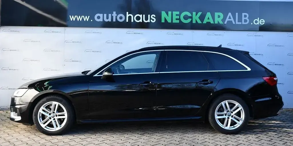 Używany Audi A4 Advanced 150 KM (110 kW) 2020 Czarny Kombi