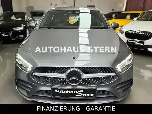 Gebraucht Mercedes A200 AMG 163 PS (119 kW) 2018 Mountaingrau (metallic) Limousine
